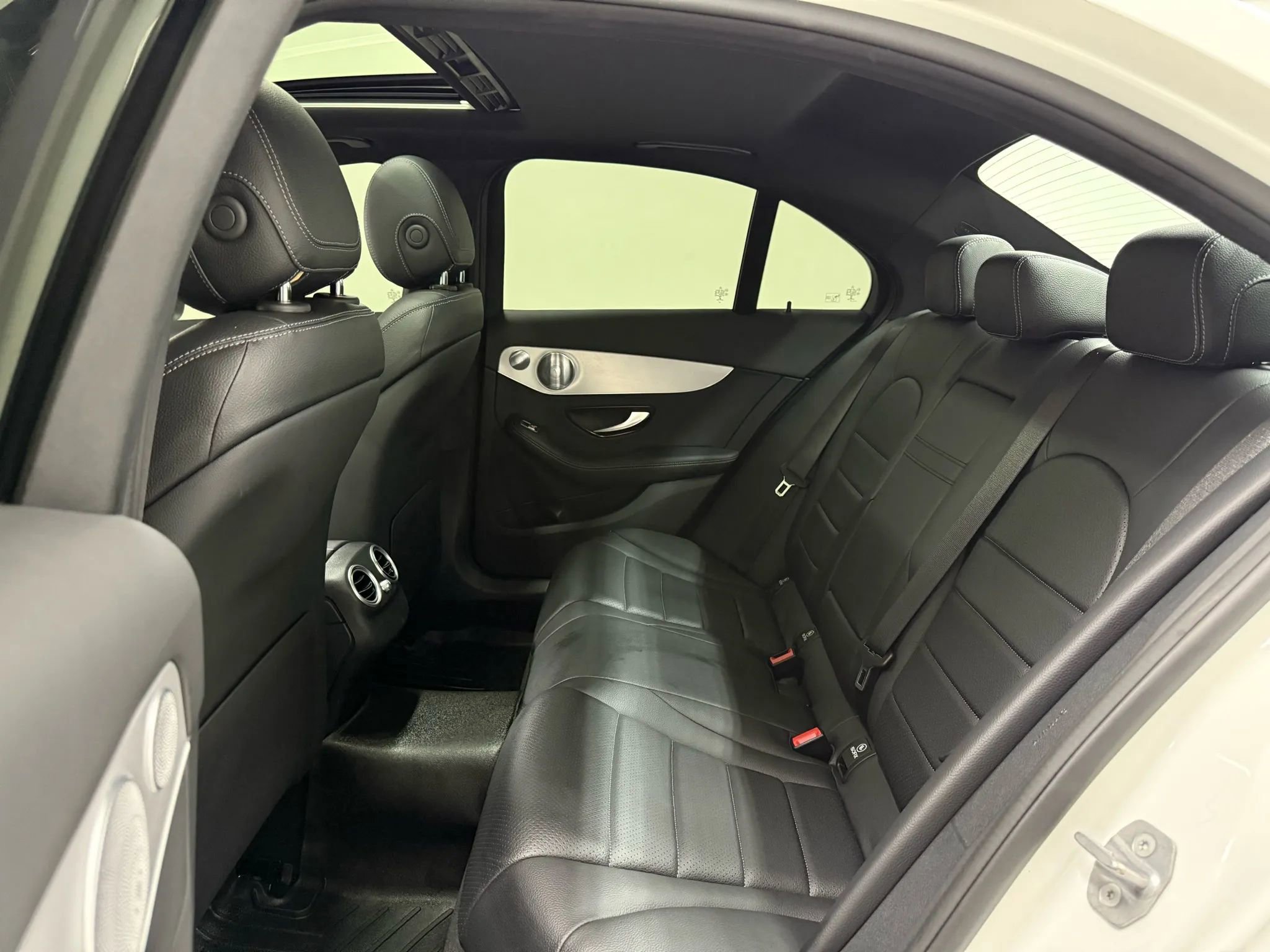 Used 2021 Mercedes-Benz C 300 Sedan image 16