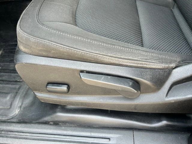 Used 2021 Chevrolet Colorado LT w/ Fleet Safety Package AWD/4WD image 14