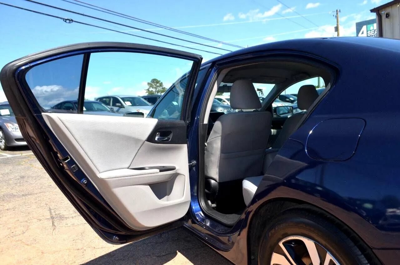 Used 2017 Honda Accord LX image 21