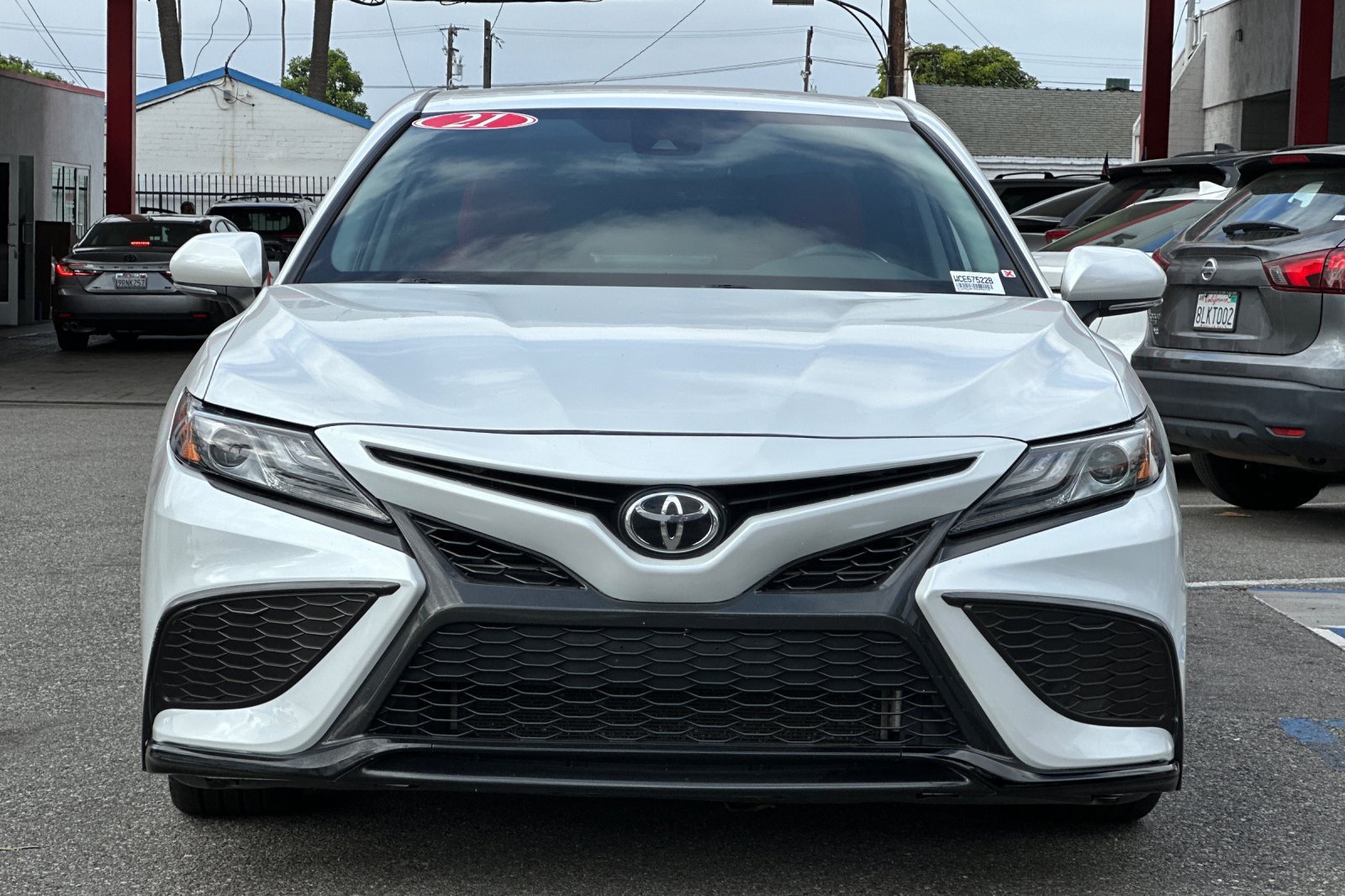 Used 2021 Toyota Camry XSE FWD image 9