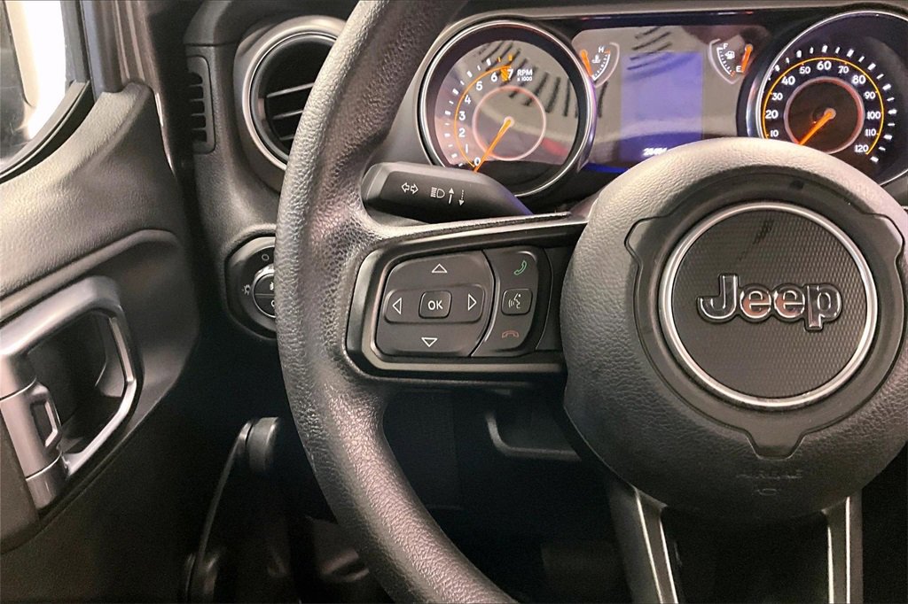 Used 2020 Jeep Gladiator Sport w/ Trailer Tow Package image 17