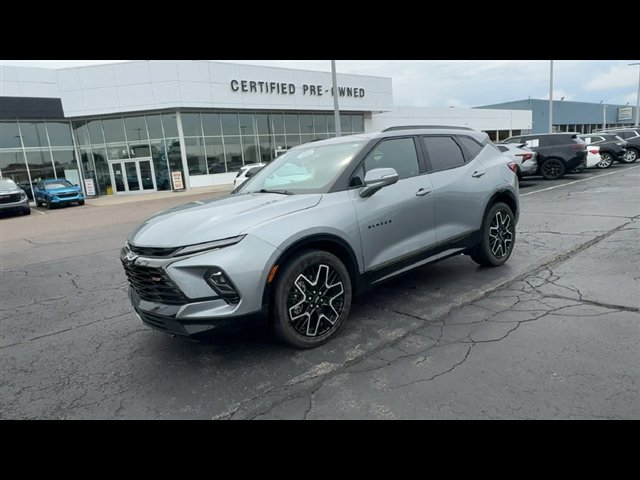 Certified 2025 Chevrolet Blazer RS w/ Driver Confidence II Package AWD/4WD image 4