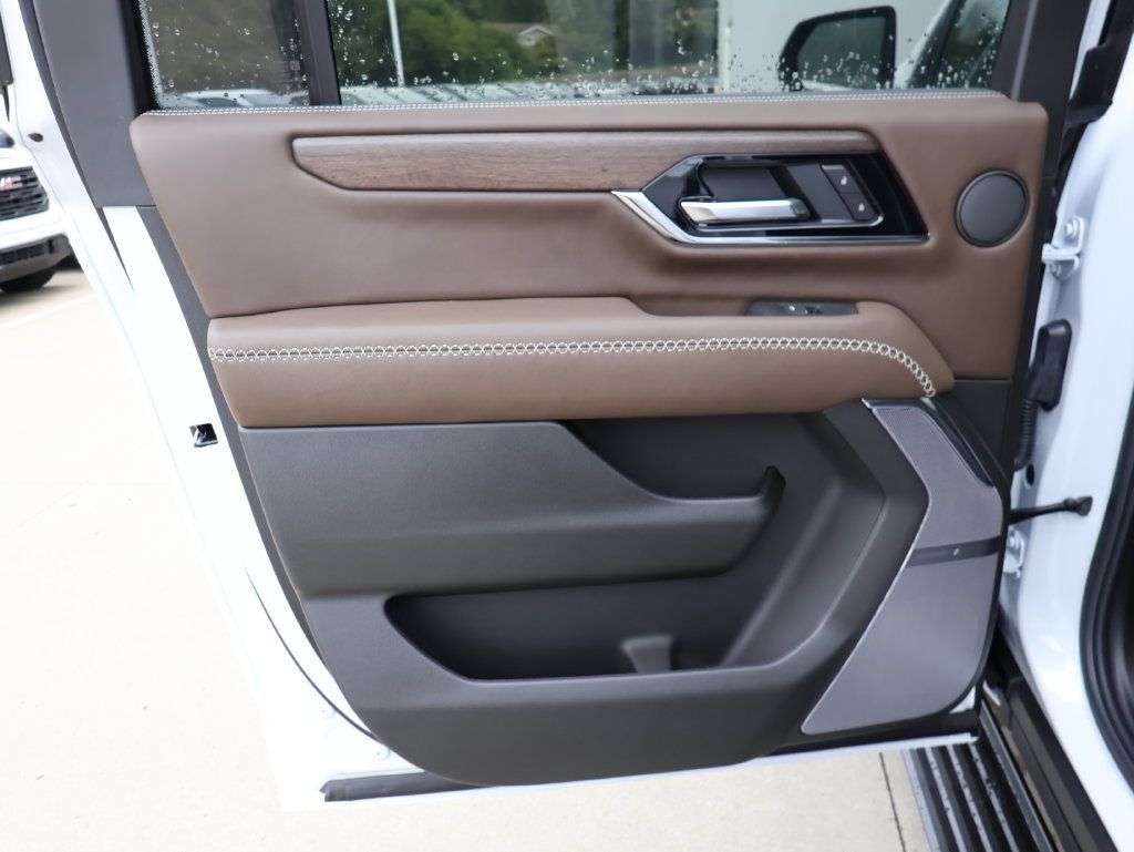 New 2026 GMC Yukon XL Denali Ultimate w/ LPO, Floor Liner Package AWD/4WD image 27