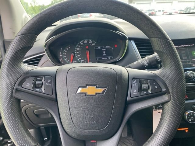 Used 2022 Chevrolet Trax LS w/ Tint and Cruise Package AWD/4WD image 19