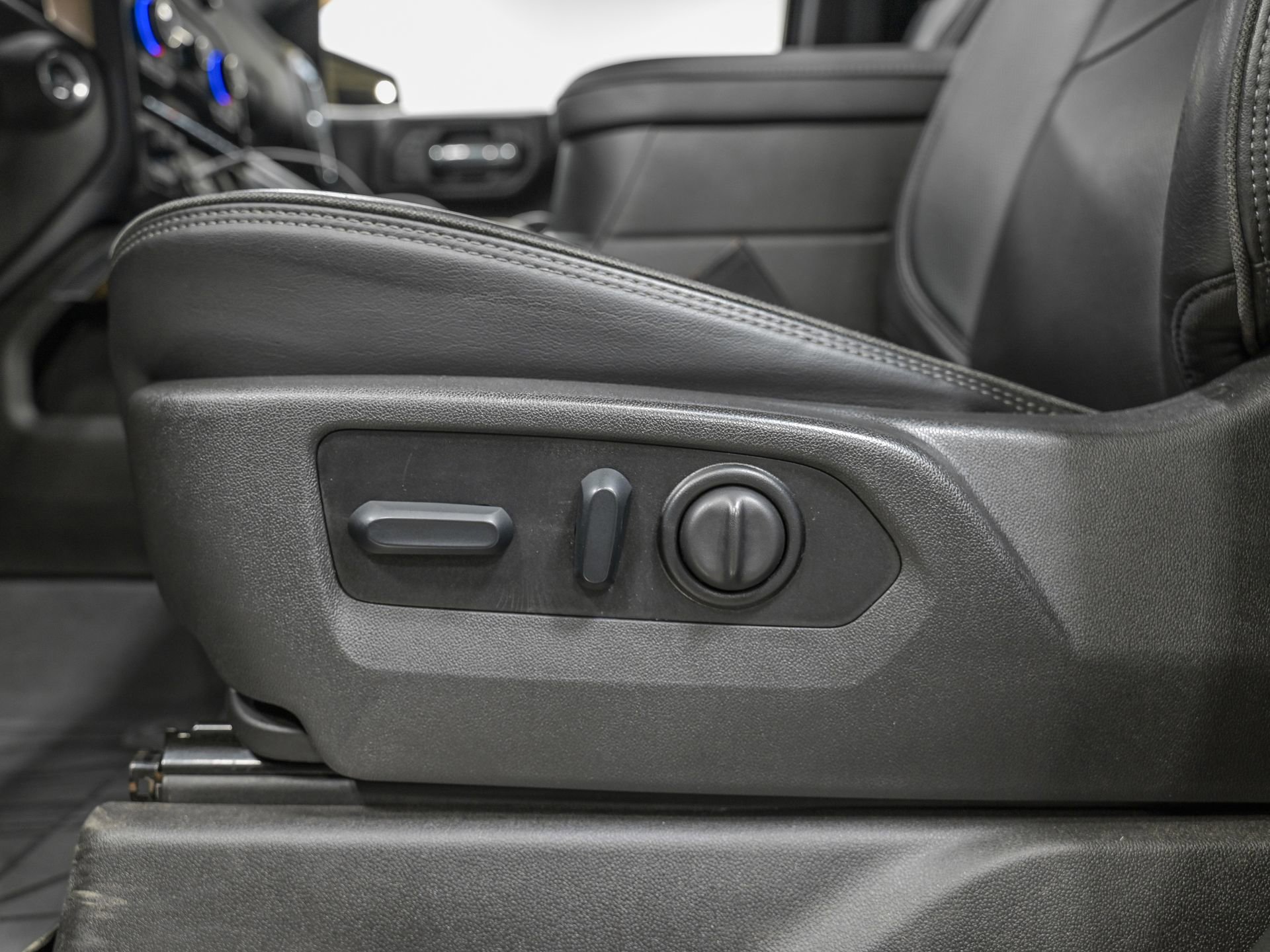 Used 2022 Chevrolet Silverado 1500 High Country w/ Z71 Off-Road Package image 14