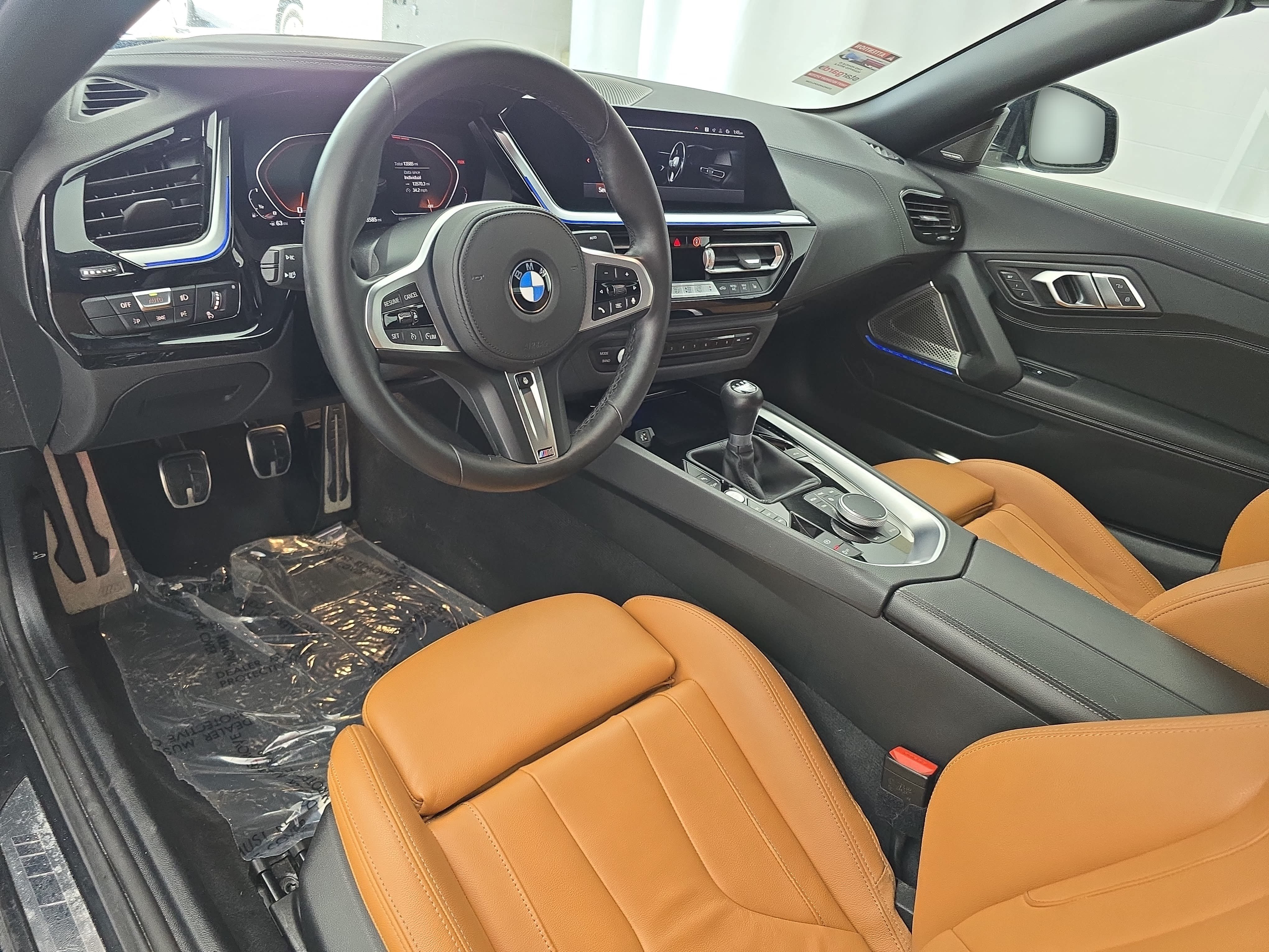Used 2025 BMW Z4 M40i w/ Edition RWD image 12