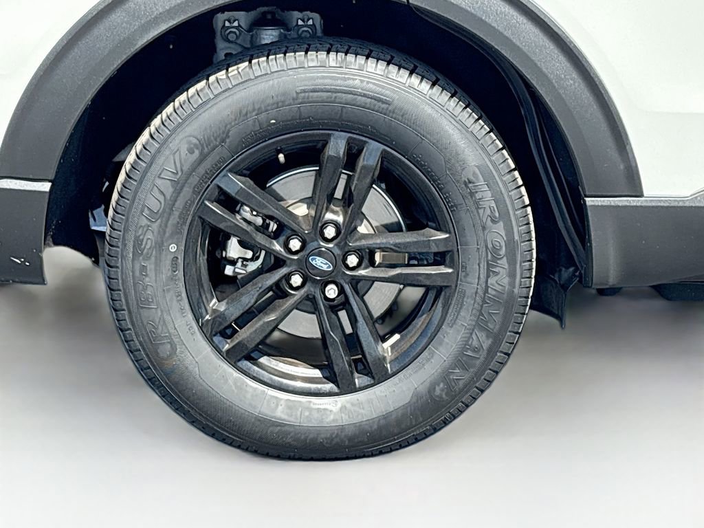 Used 2022 Ford Explorer XLT w/ Equipment Group 202A image 33