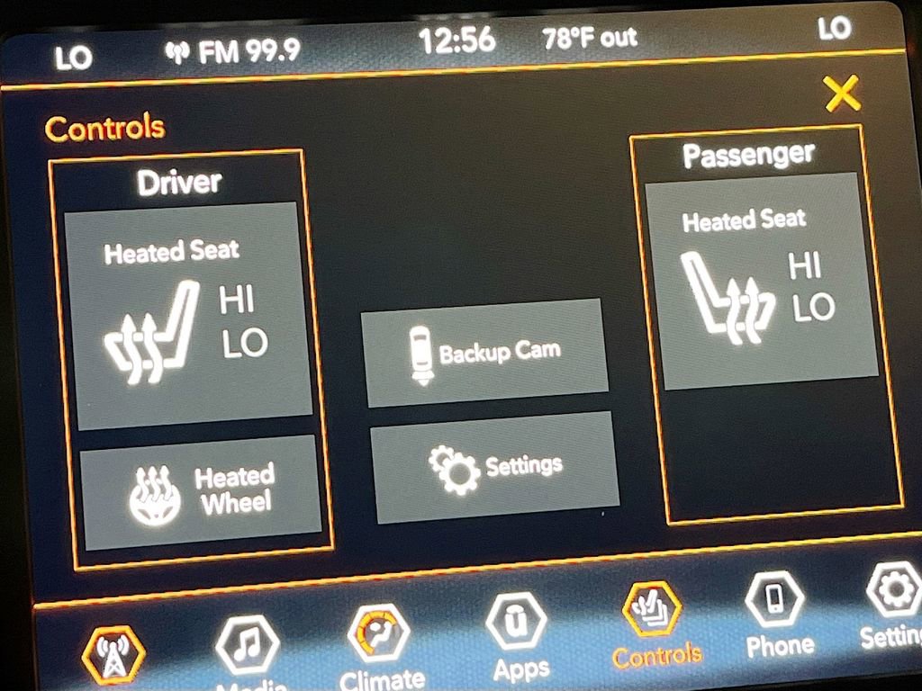 Used 2022 Jeep Cherokee Latitude Lux w/ Mopar Interior Package AWD/4WD image 20