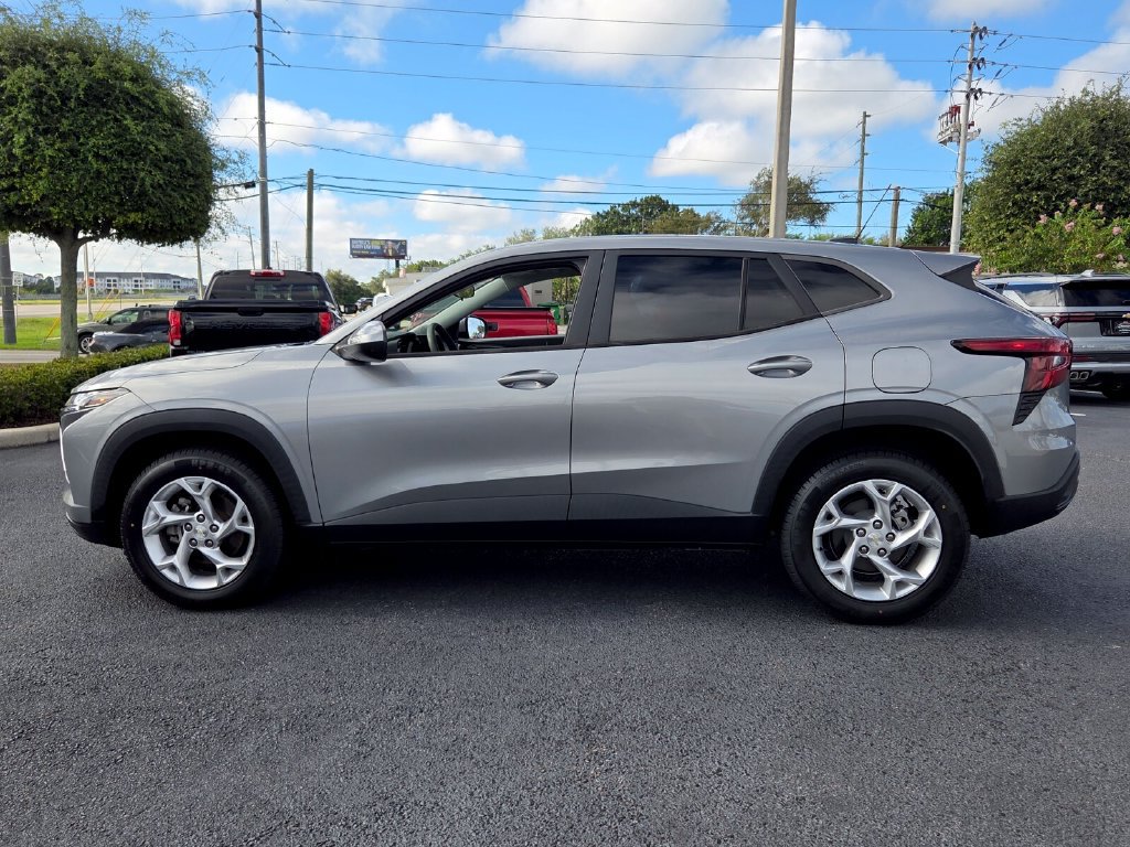 Certified 2024 Chevrolet Trax LS w/ LS Convenience Package FWD image 5