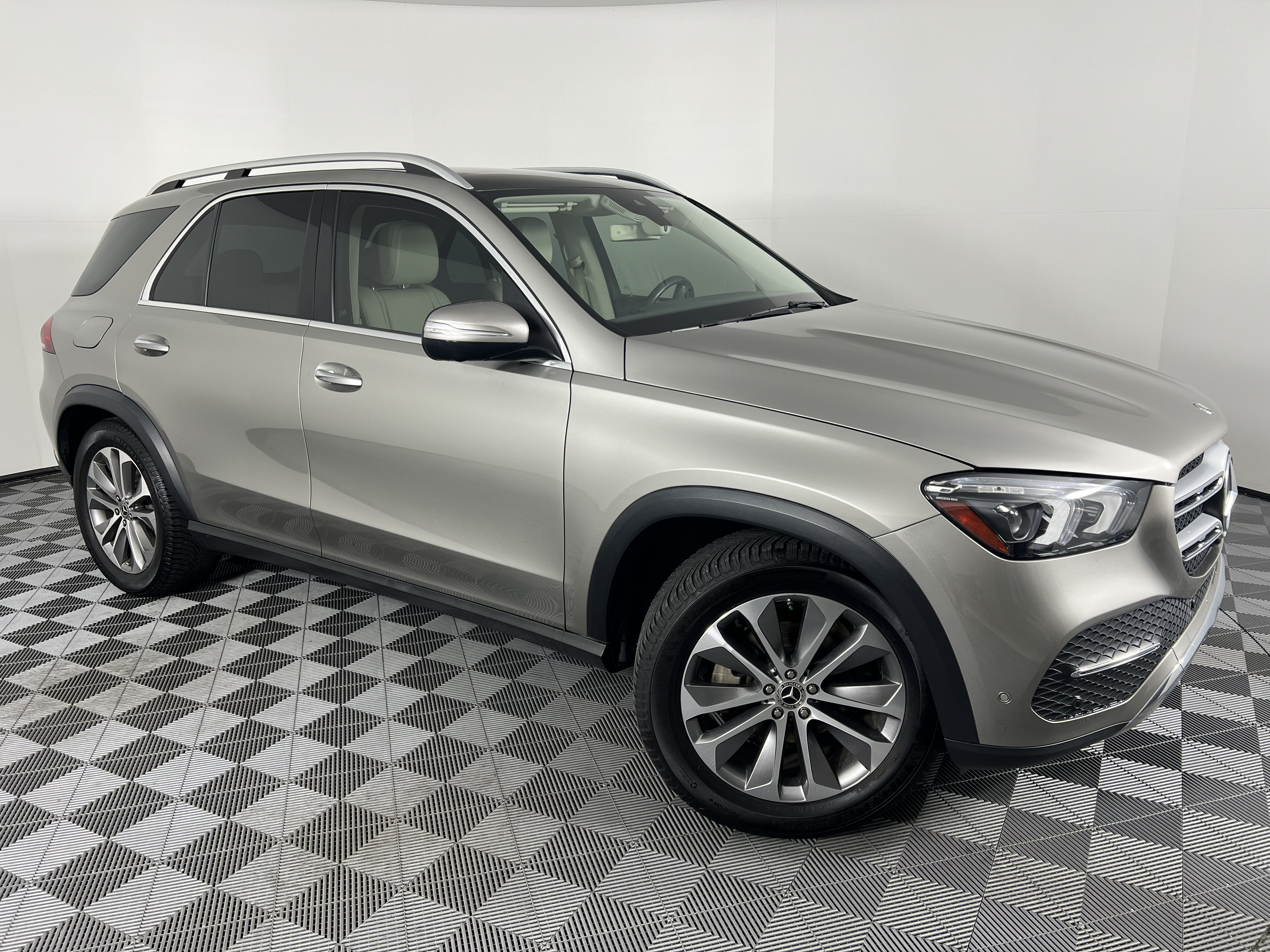 Certified 2020 Mercedes-Benz GLE 350 4MATIC image 2