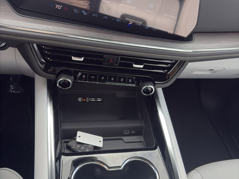 New 2026 Chevrolet Suburban Premier image 10