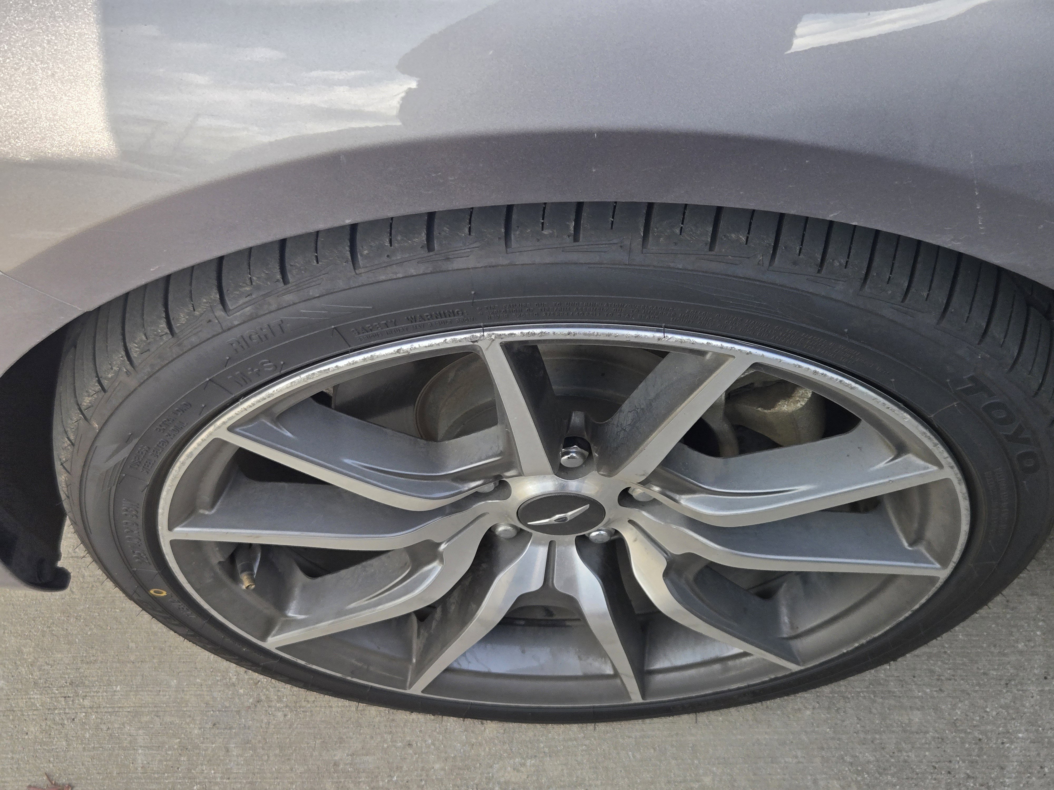 Used 2023 Genesis G70 2.0T image 10