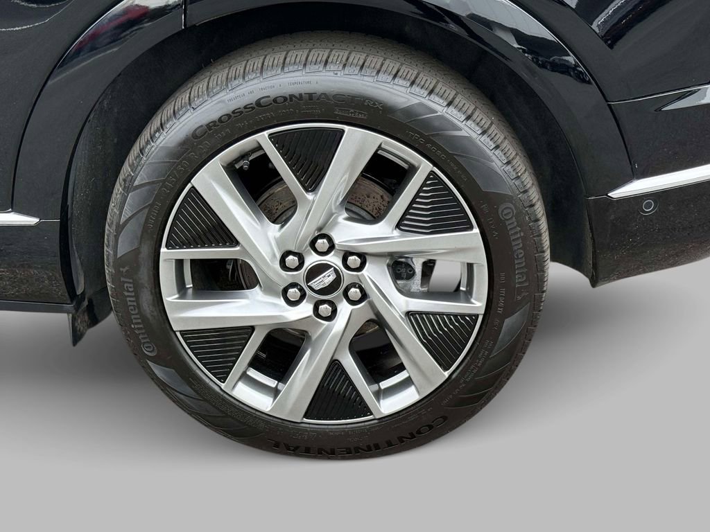 Used 2025 Cadillac Optiq Luxury 2 w/ LPO, Floor Liner Package AWD/4WD image 13