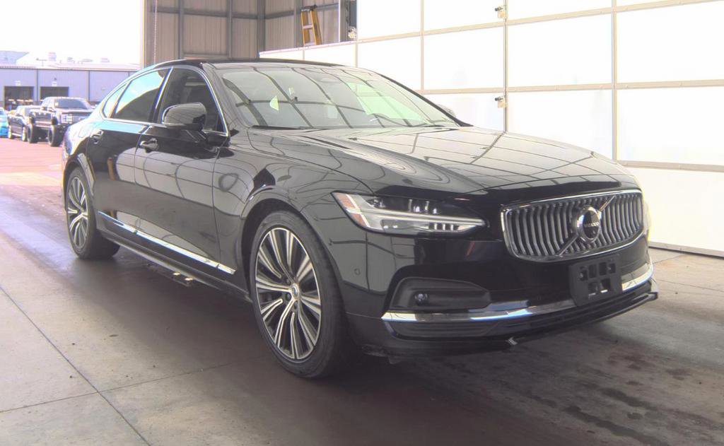 Used 2023 Volvo S90 B6 Plus image 6