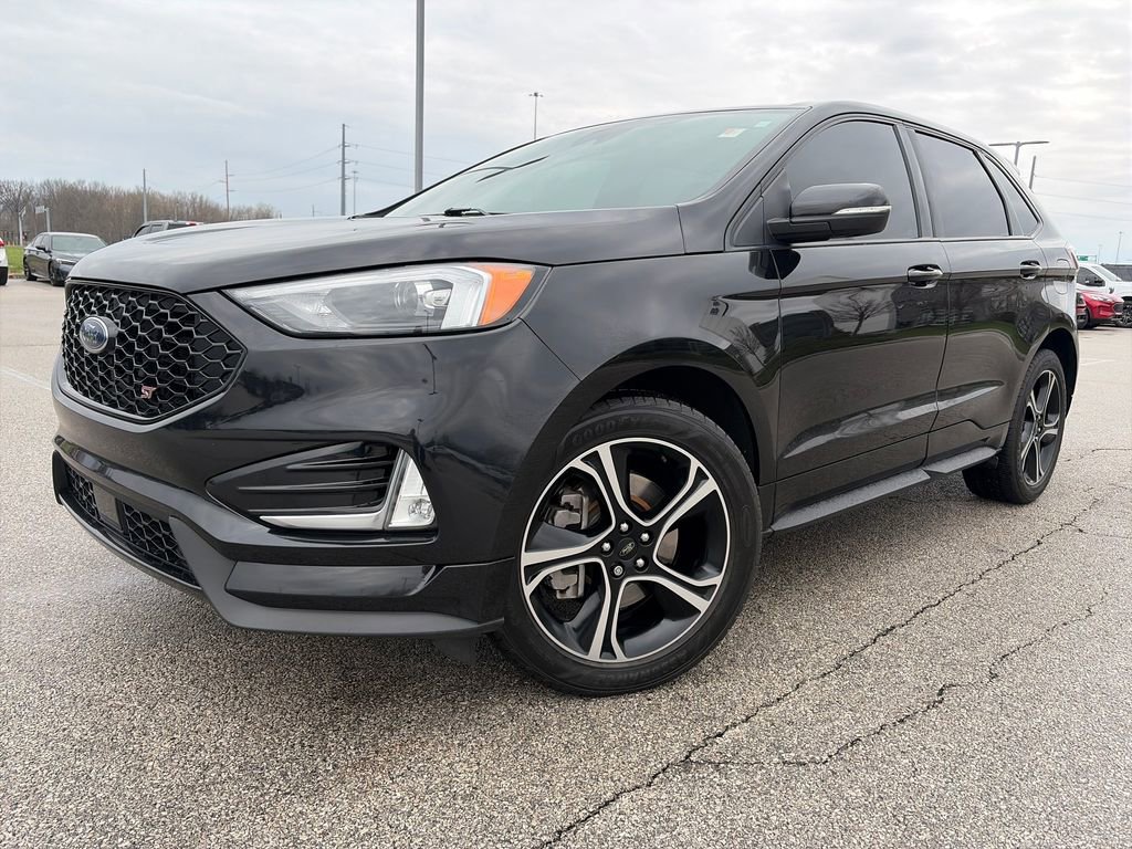 Used 2021 Ford Edge ST image 3