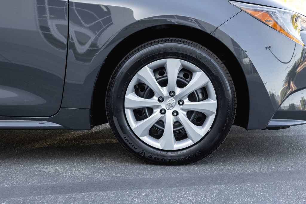 Certified 2025 Toyota Corolla LE w/ Convenience Package FWD image 4