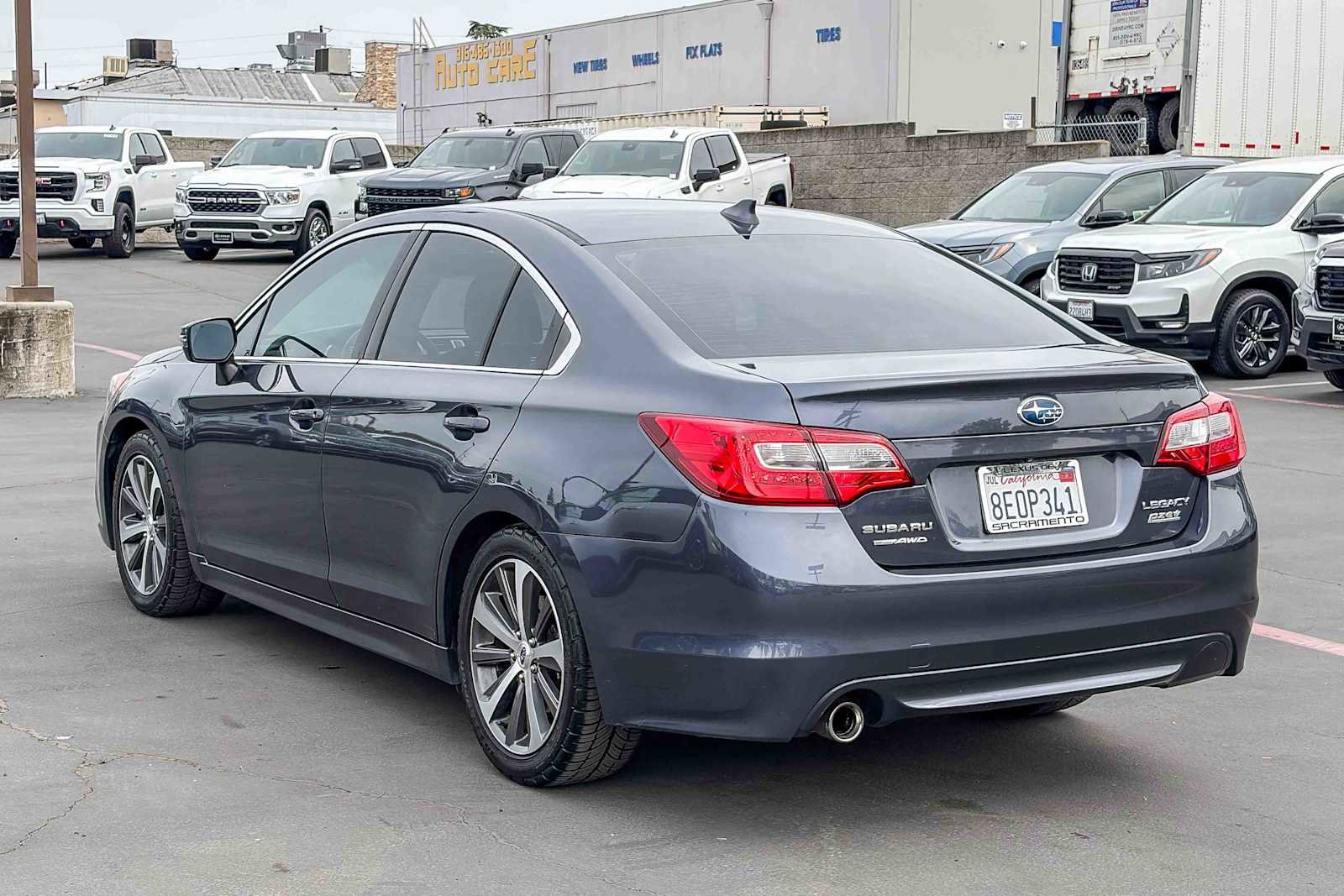 Used 2017 Subaru Legacy 2.5i Limited image 2
