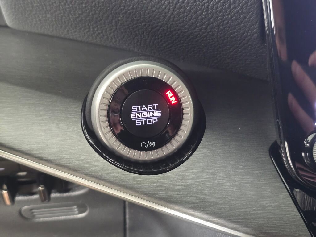 New 2025 Jeep Wagoneer L 4WD w/ HD Trailer Tow Package image 26