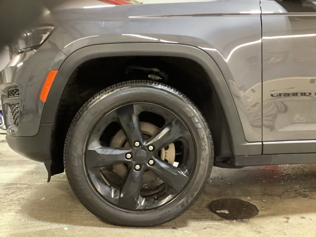 Used 2023 Jeep Grand Cherokee Altitude image 10
