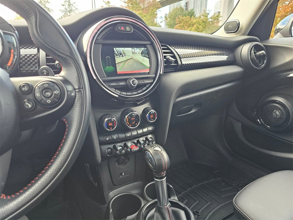 Used 2019 MINI Cooper S w/ Signature Upholstery Package image 29