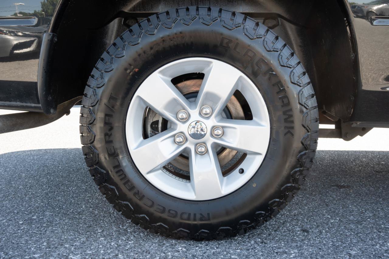 Used 2017 RAM 1500 Express AWD/4WD image 12