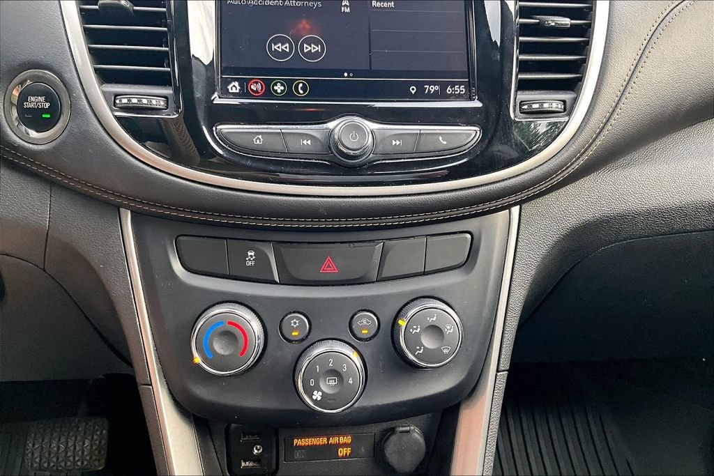 Used 2018 Chevrolet Trax LT w/ LT Convenience Package AWD/4WD image 30