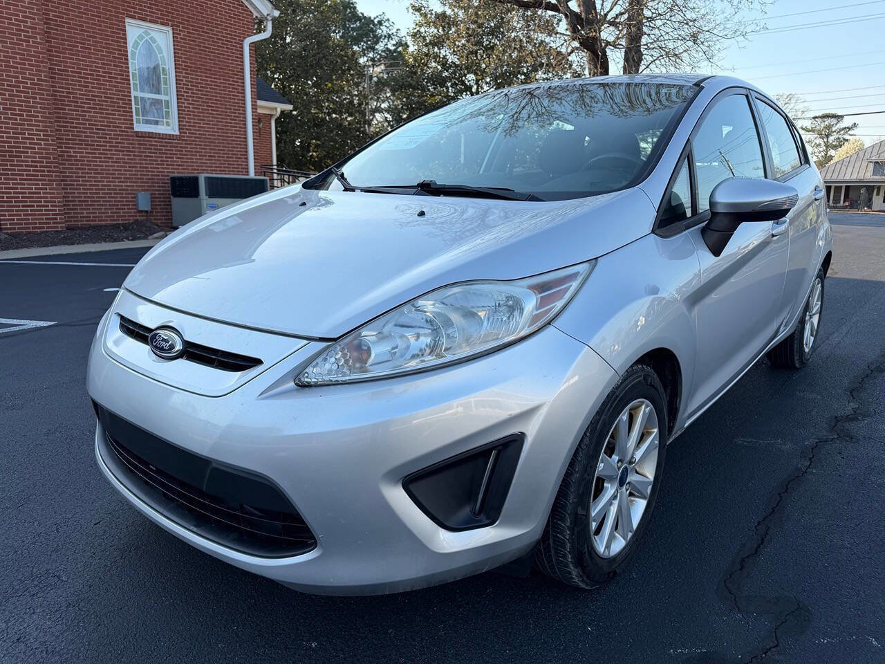 Used 2013 Ford Fiesta SE image 2