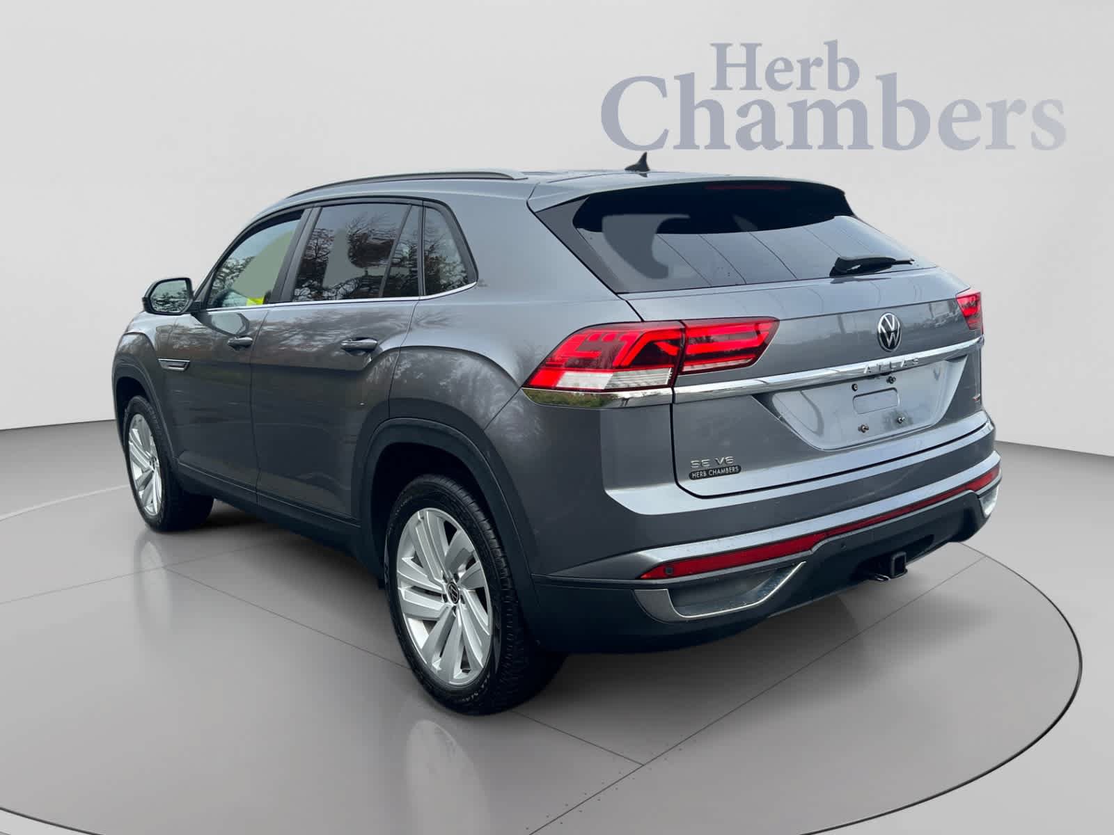 Used 2021 Volkswagen Atlas Cross Sport SE AWD/4WD image 3