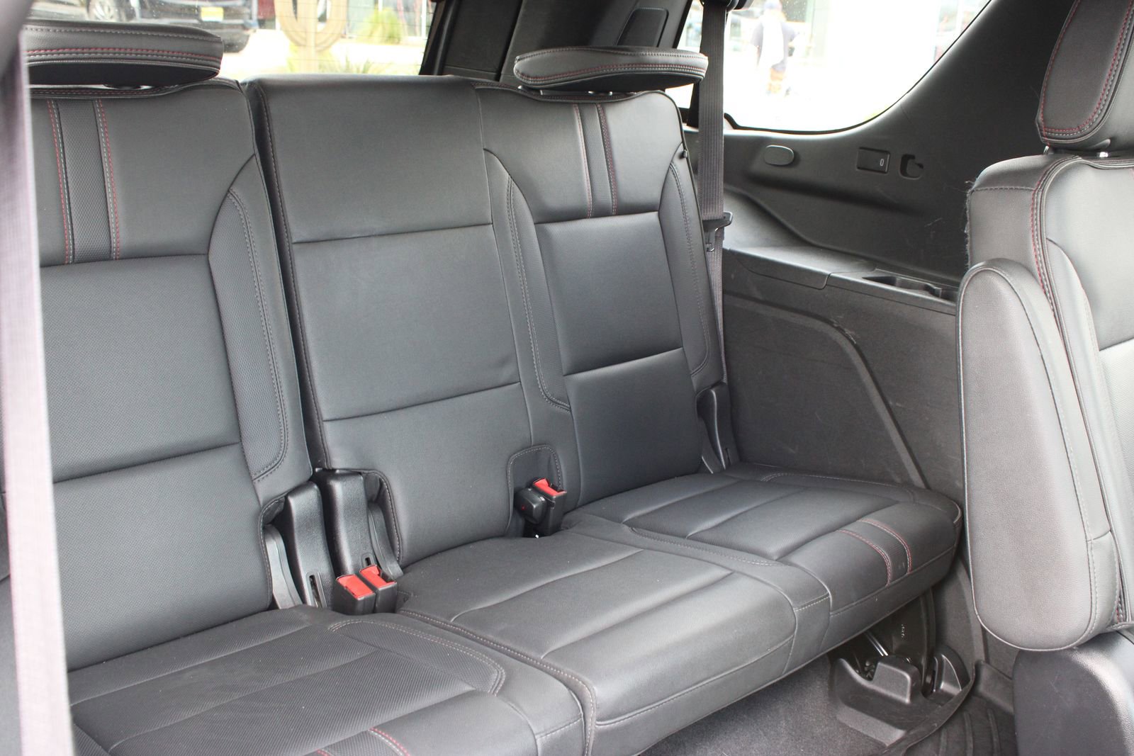 Used 2022 Chevrolet Tahoe RST w/ Luxury Package AWD/4WD image 27