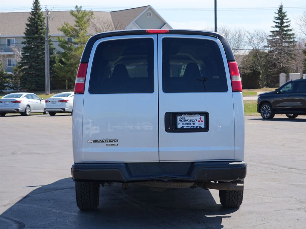Used 2016 Chevrolet Express 2500 LS RWD image 4