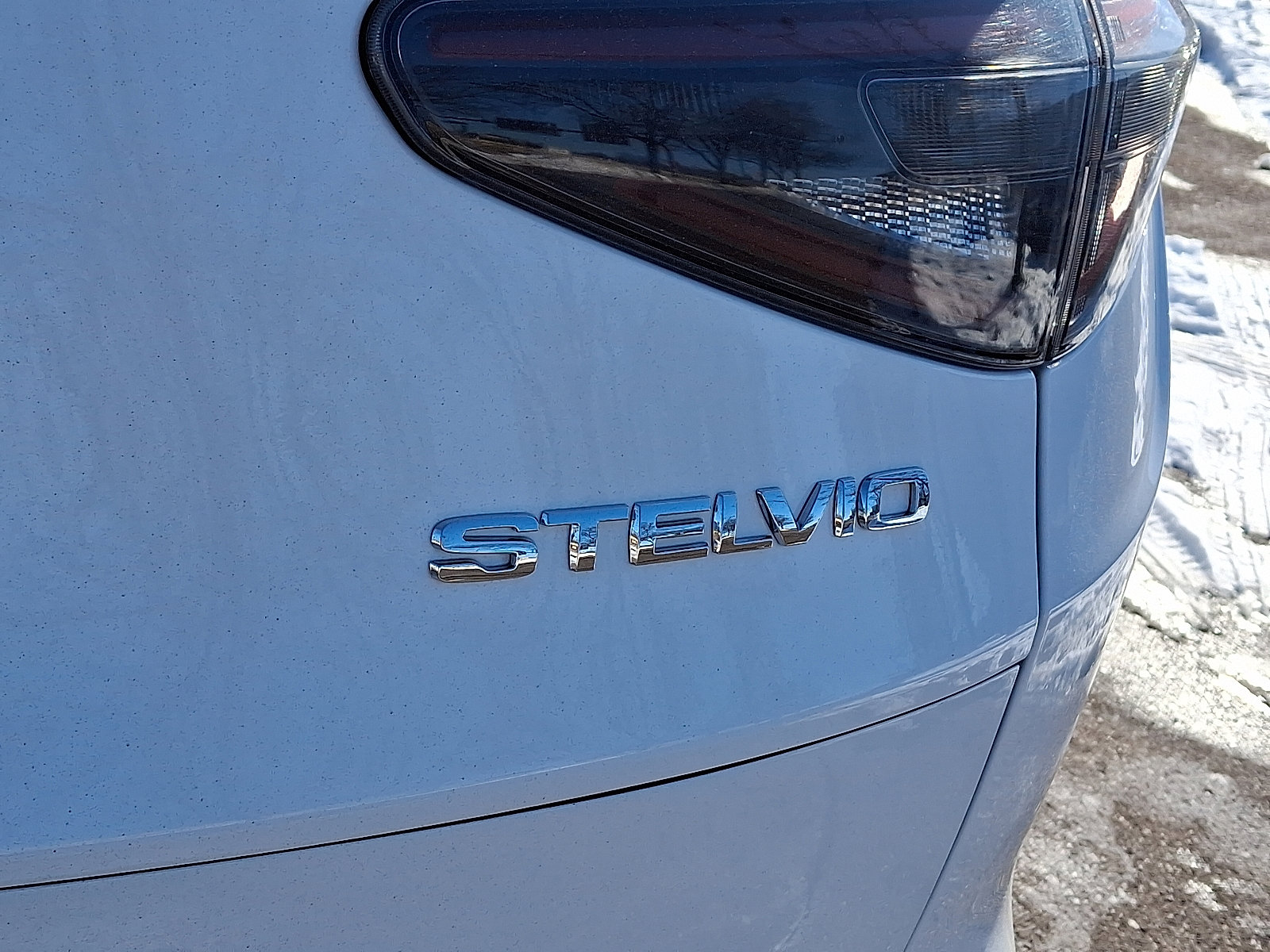 Used 2024 Alfa Romeo Stelvio Veloce image 33