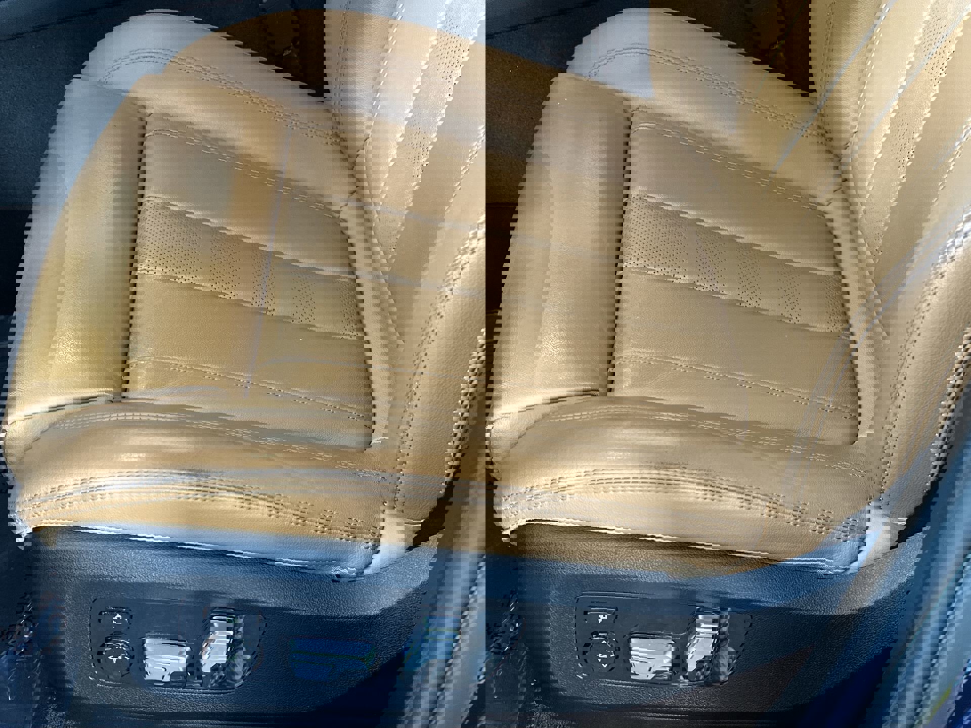 Used 2019 BMW X5 xDrive50i w/ Premium Package 2 image 16