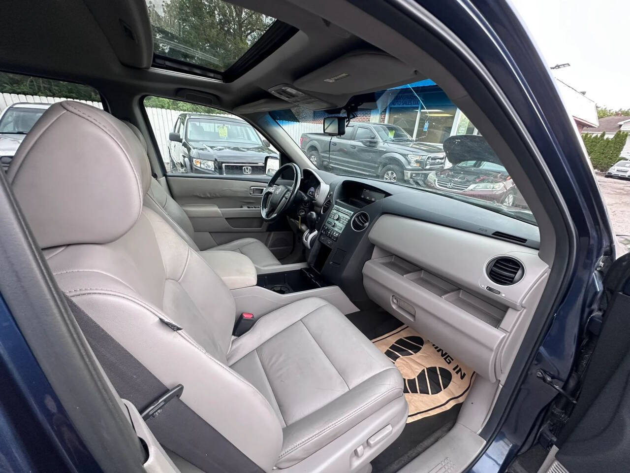 Used 2010 Honda Pilot EX-L image 12