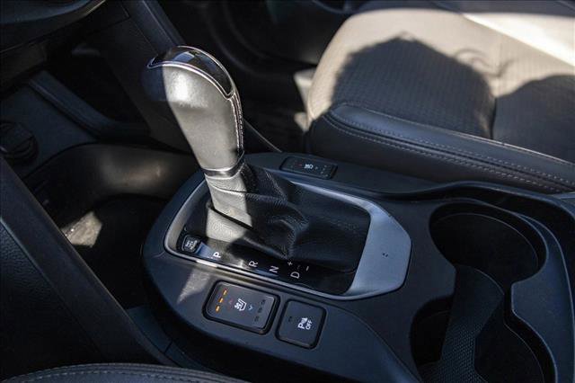 Used 2014 Hyundai Santa Fe GLS image 21