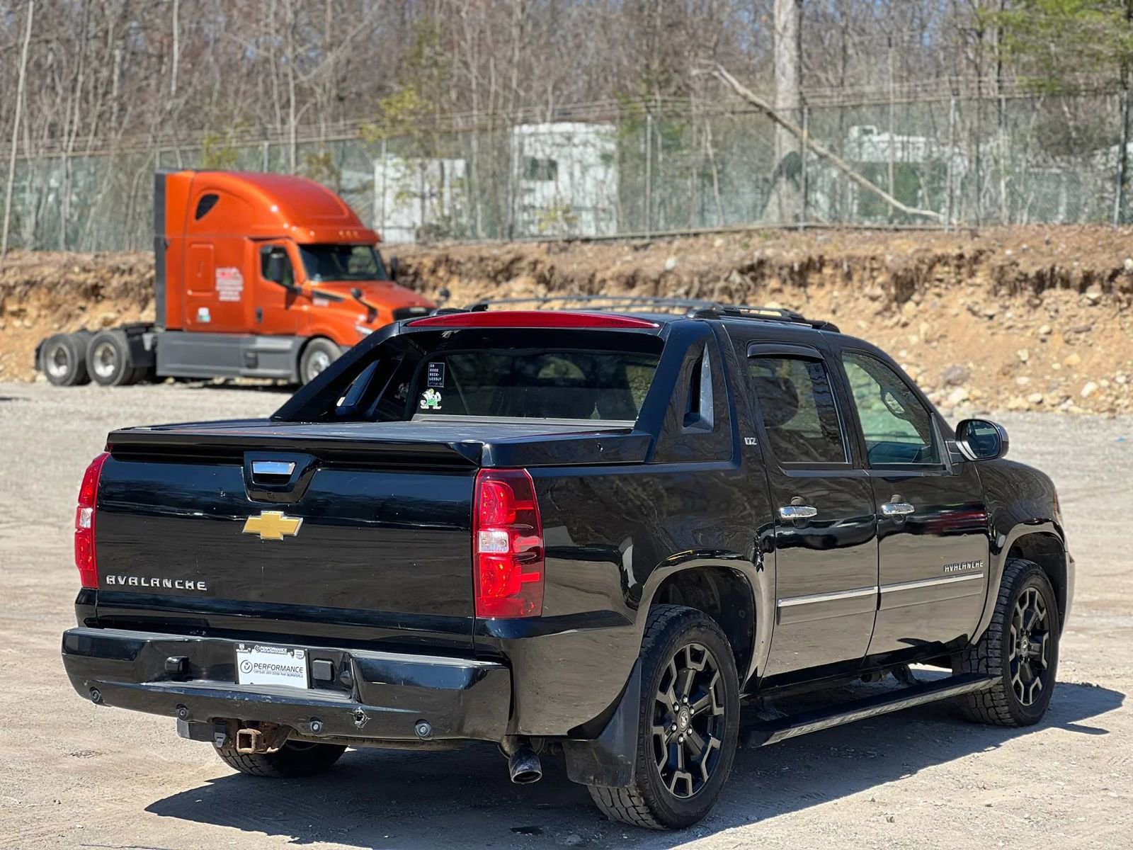 Used 2012 Chevrolet Avalanche LTZ image 6