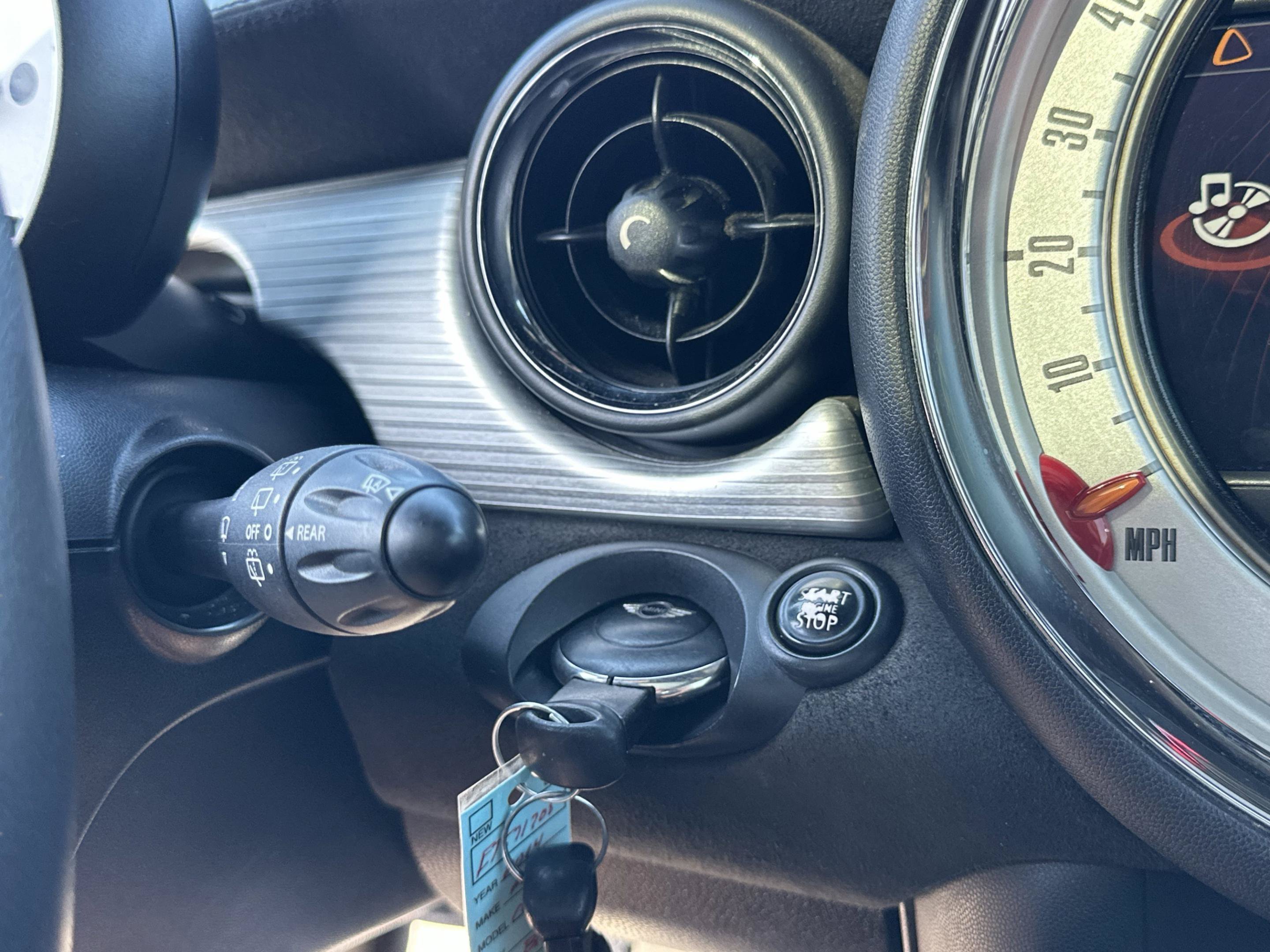 Used 2014 MINI Cooper Clubman FWD image 23