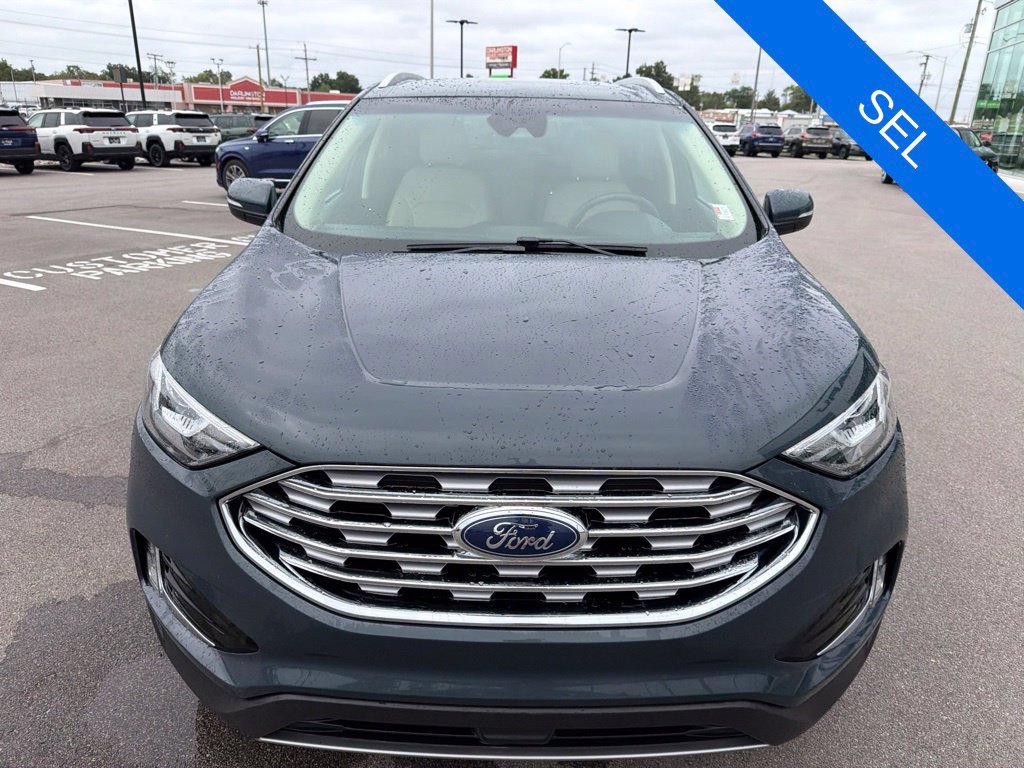 Used 2019 Ford Edge SEL w/ Equipment Group 201A AWD/4WD image 2