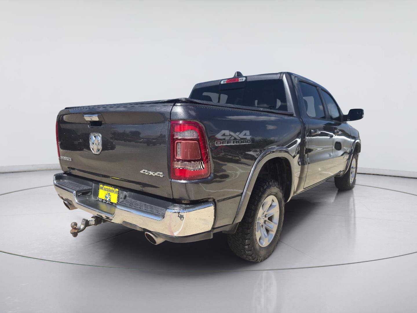Used 2019 RAM 1500 Laramie w/ Off Road Group AWD/4WD image 5