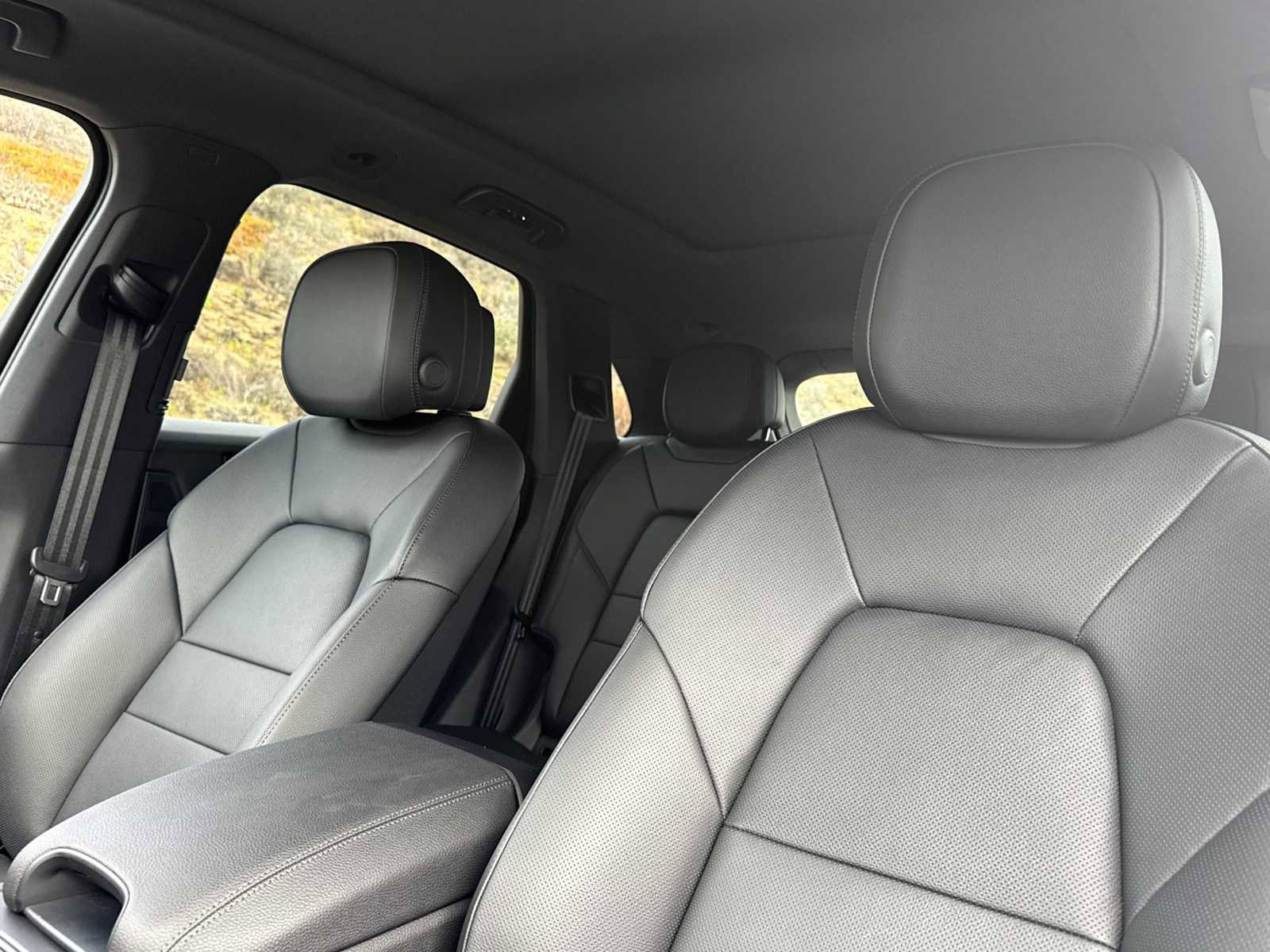 Certified 2025 Porsche Cayenne image 5