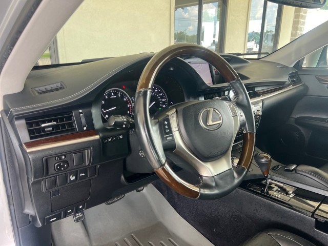 Used 2014 Lexus ES 350 w/ Luxury Package image 18
