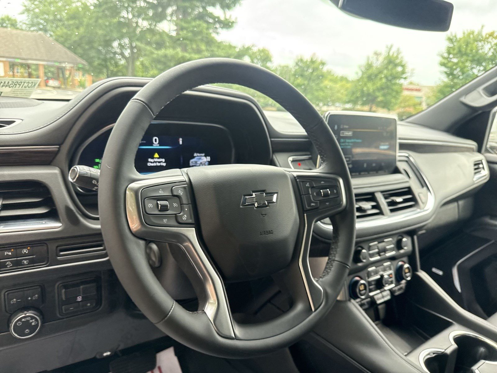 Used 2023 Chevrolet Tahoe Z71 w/ Luxury Package AWD/4WD image 16