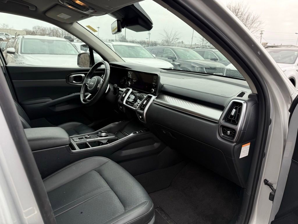 Certified 2023 Kia Sorento EX image 19