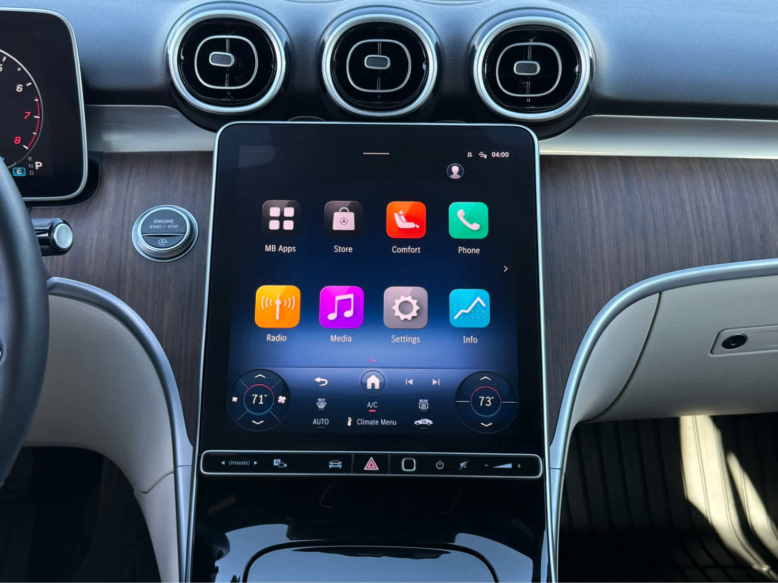 Used 2025 Mercedes-Benz C 300 4MATIC Sedan image 28