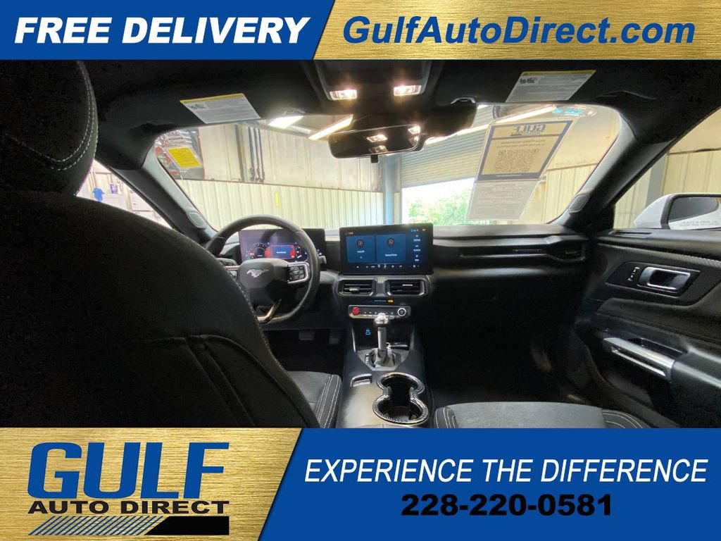 Used 2024 Ford Mustang Coupe RWD image 2