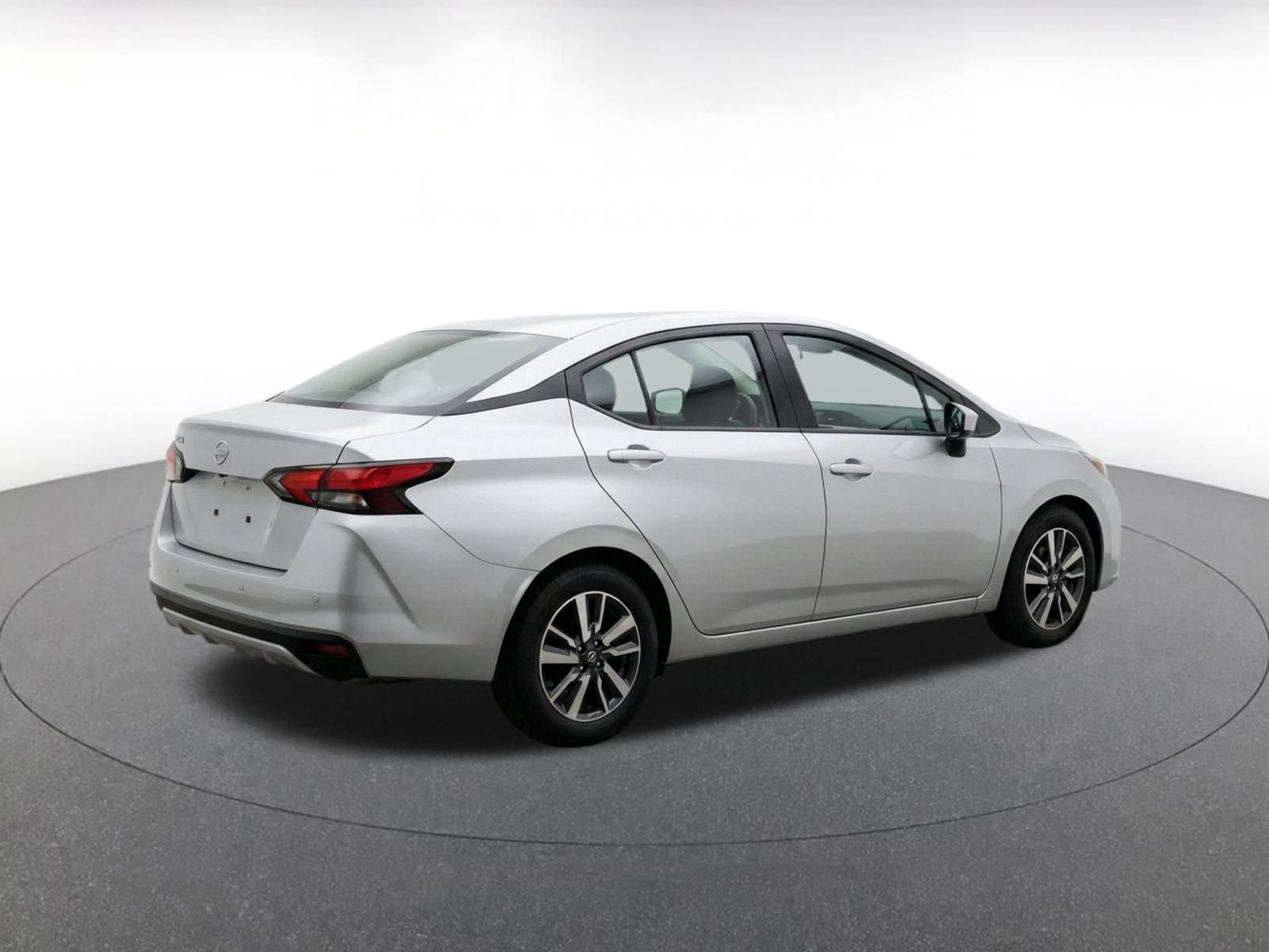 Used 2025 Nissan Versa SV FWD image 9