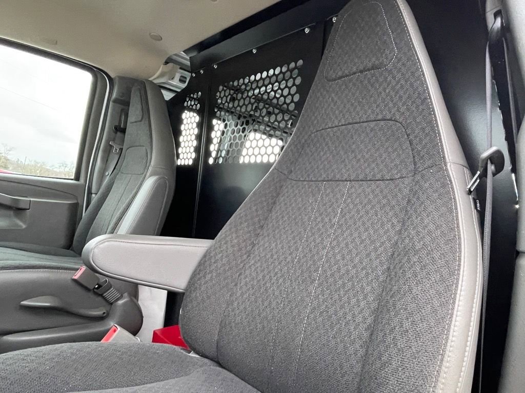 Used 2024 Chevrolet Express 2500 Work Van w/ Driver Convenience Package image 17