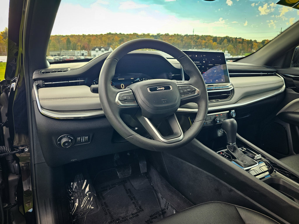 Used 2023 Jeep Compass Limited AWD/4WD image 13
