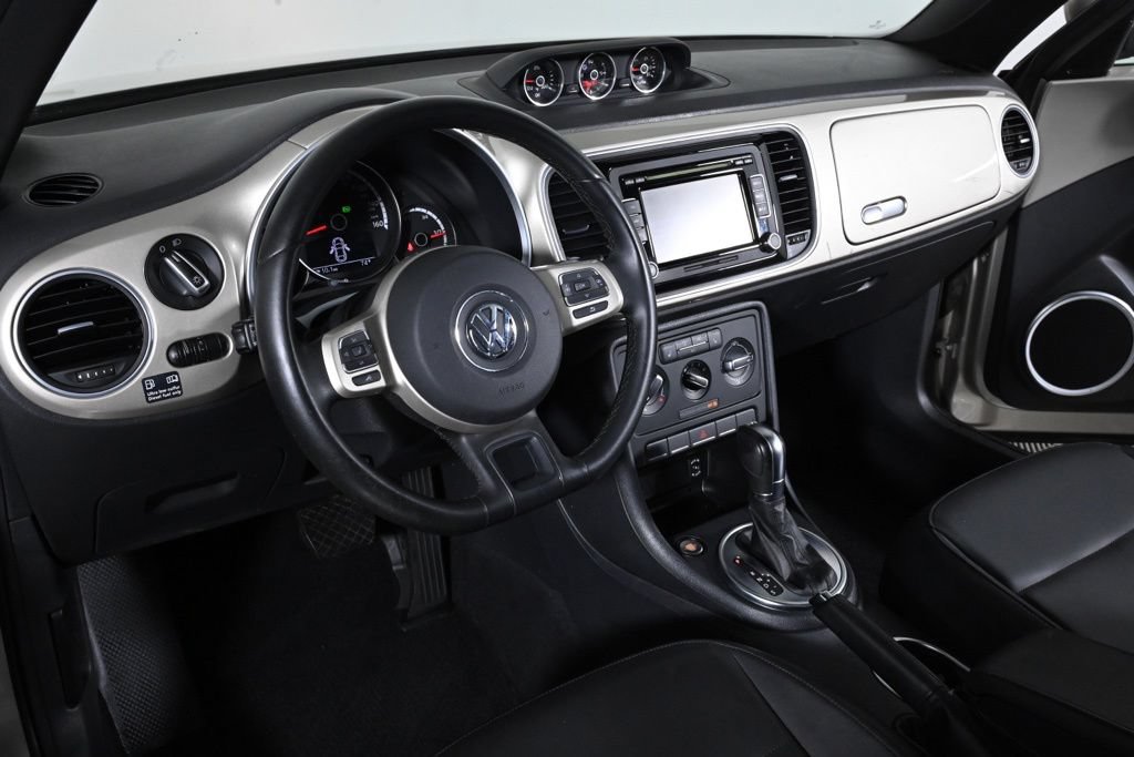 Used 2013 Volkswagen Beetle TDI FWD image 10
