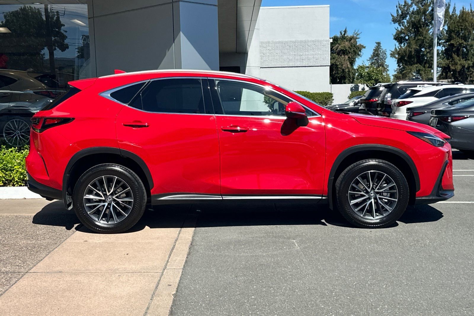 Used 2022 Lexus NX 350h AWD image 3