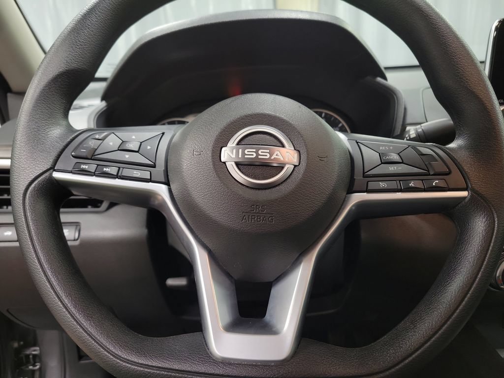 Used 2025 Nissan Altima 2.5 SV FWD image 20